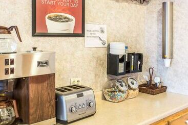 هتل Econo Lodge Nashville North   Opryland