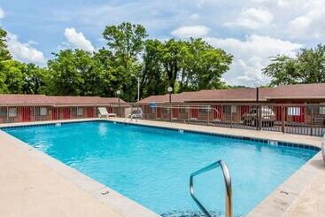 هتل Econo Lodge Nashville North   Opryland