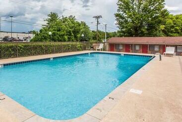 هتل Econo Lodge Nashville North   Opryland
