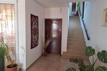 Family Hotel Elena