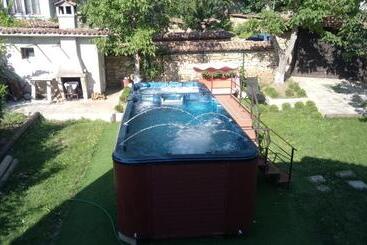 Family Hotel Elena