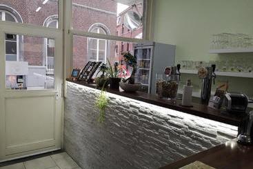 هتل Hôtel Les Acteurs