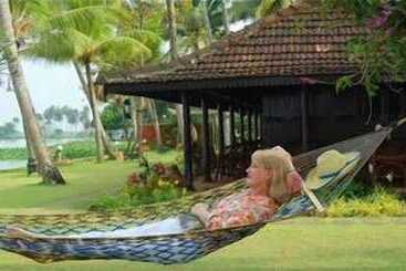 هتل Kayaloram Heritage Lake Resort