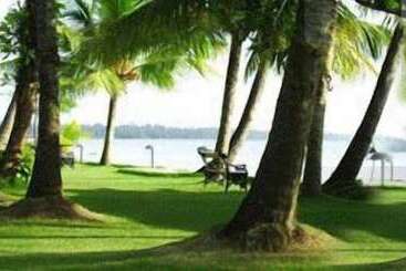 هتل Kayaloram Heritage Lake Resort