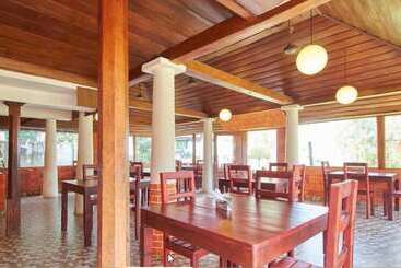 هتل Kayaloram Heritage Lake Resort