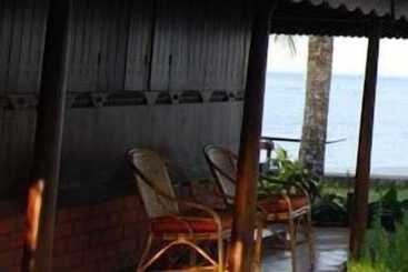 هتل Kayaloram Heritage Lake Resort