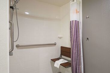 هتل La Quinta By Wyndham Baltimore Bwi Airport