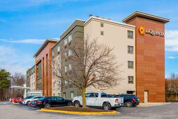 هتل La Quinta By Wyndham Baltimore Bwi Airport