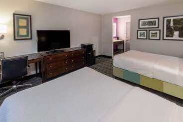 هتل La Quinta By Wyndham Houston Nw Brookhollow