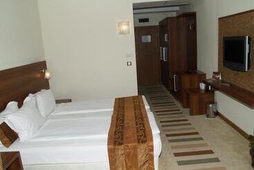 酒店 Laguna Beach Resort & Spa