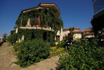 酒店 Laguna Beach Resort & Spa