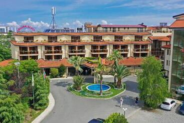 酒店 Laguna Beach Resort & Spa
