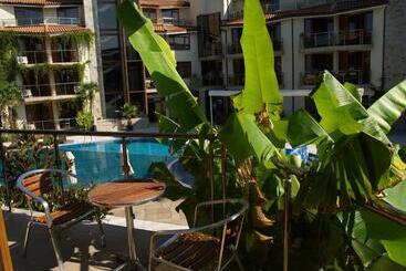 酒店 Laguna Beach Resort & Spa