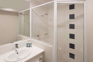 هتل Mercure Sydney Bankstown
