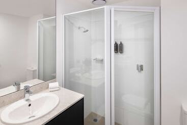 هتل Mercure Sydney Bankstown