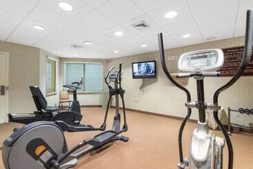 هتل Sleep Inn & Suites