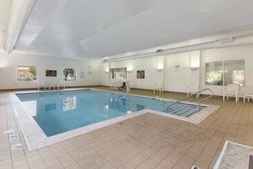 هتل Sleep Inn & Suites