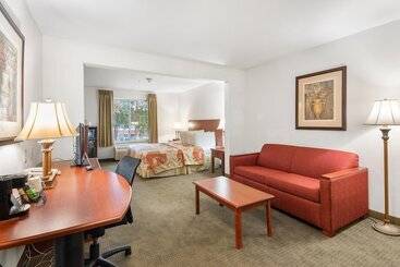 هتل Sleep Inn & Suites