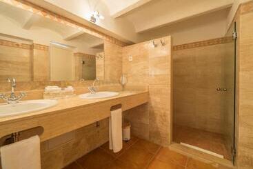 هتل Protur Residencia Son Floriana