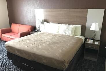 هتل Quality Inn Near Pimlico Racetrack