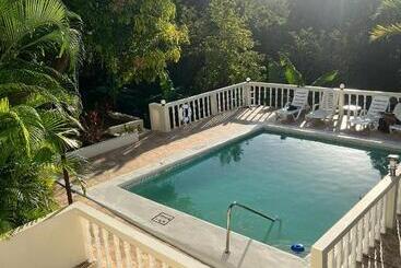 هتل Retreat Guest House