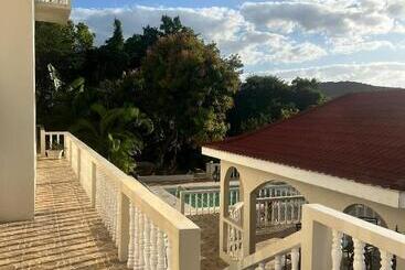هتل Retreat Guest House