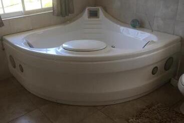 هتل Retreat Guest House