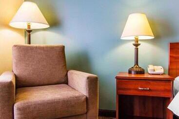 هتل Sleep Inn & Suites