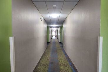 هتل Clarion Pointe Lakeland I 4