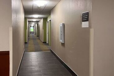 هتل Clarion Pointe Lakeland I 4