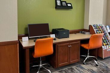 هتل Clarion Pointe Lakeland I 4