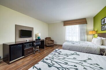 هتل Clarion Pointe Lakeland I 4