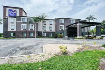هتل Clarion Pointe Lakeland I 4