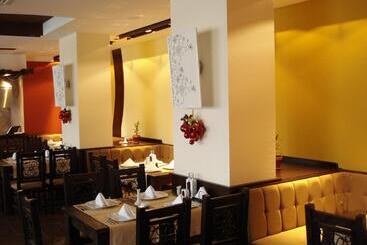 هتل Sunrise Park Complex   Free Wellness