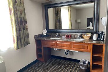 هتل Wingate By Wyndham Gunnison Near Western Colorado University