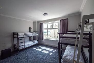 هتل A&o Brighton Beach