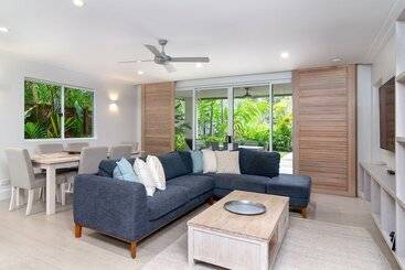Mandalay Luxury Beachfront Apartments
