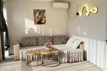 هتل Cube House Osh