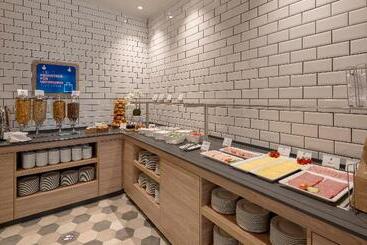 هتل Holiday Inn Express   Offenbach, An Ihg