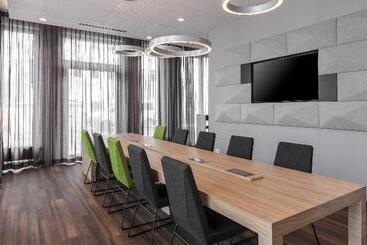 هتل Holiday Inn Express   Offenbach, An Ihg