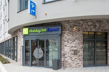 هتل Holiday Inn Express   Offenbach, An Ihg