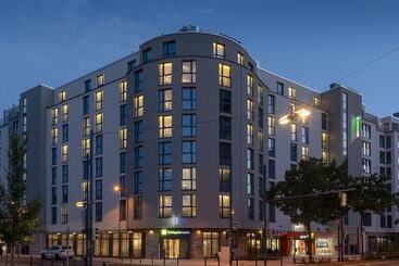 هتل Holiday Inn Express   Offenbach, An Ihg