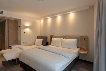 هتل Holiday Inn Express   Offenbach, An Ihg