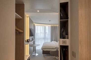 هتل Holiday Inn Express   Offenbach, An Ihg