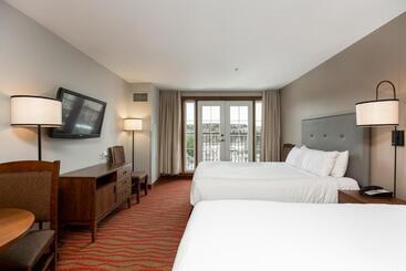 هتل La Tour Des Voyageurs Ii