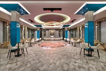 هتل Limak Skopje Luxury