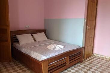 Maison Rose+