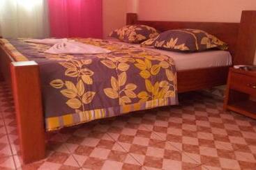 Maison Rose+