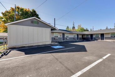 مُتل North Idaho Inn