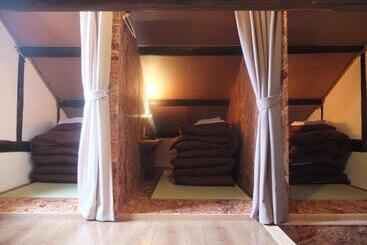 پانسیون Yomogi Guesthouse